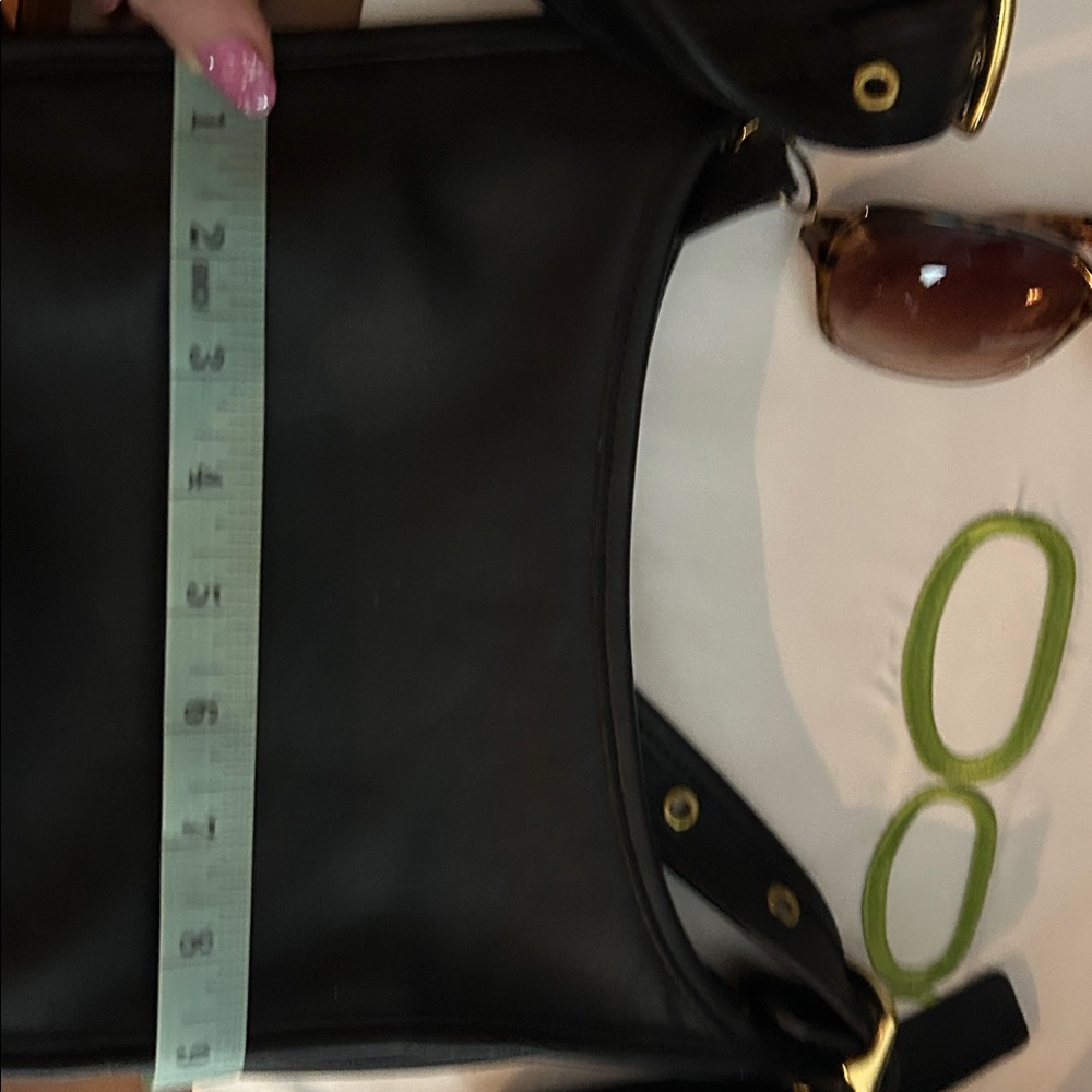 HOT!   Vintage Coach Black Leather Shoulder Bag with Gold Accents - Picture 16 of 16